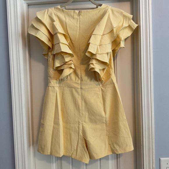 NEW She + Sky Medium Yellow Ruffle Romper ~ Feminine Flirty Coquette - Picture 2 of 8